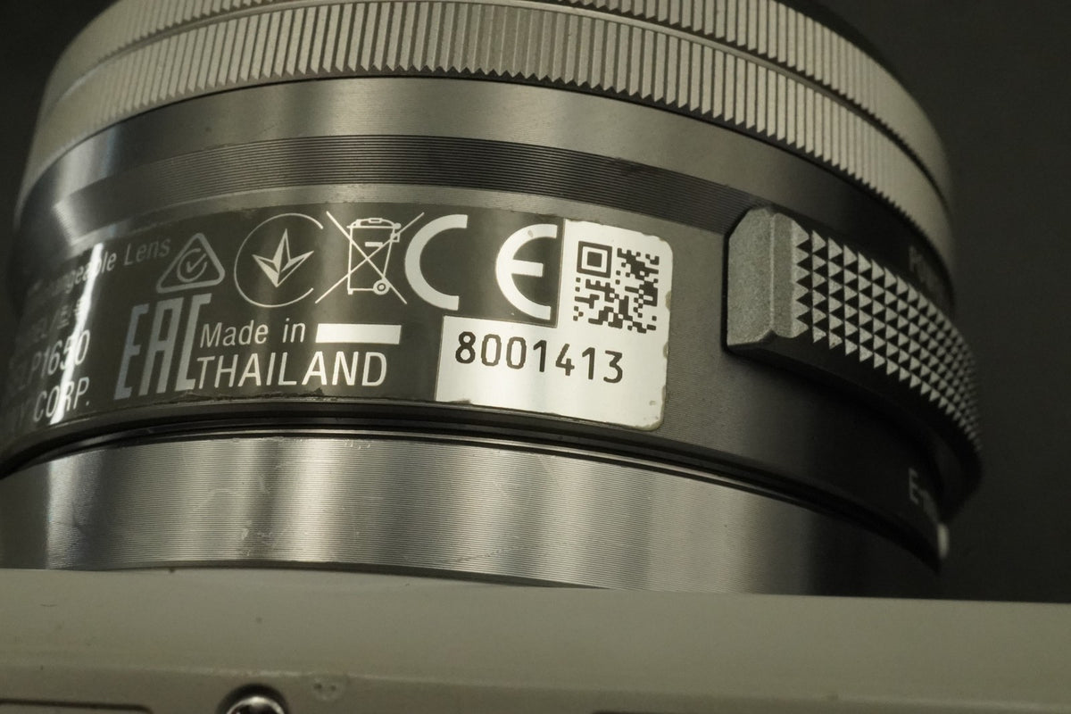 Sony a6000 Digital Camera White w/ 16-50 + 55-210mm -14850 cut US STOCK #12011