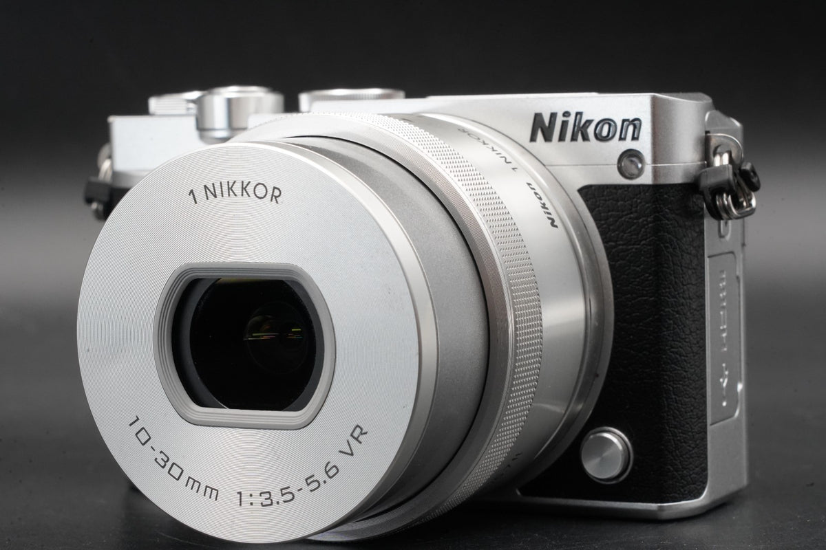 Nikon 1 J5 Silver w/ 10-30mm Lens Mirrorless Camera -988 cuts- #11477
