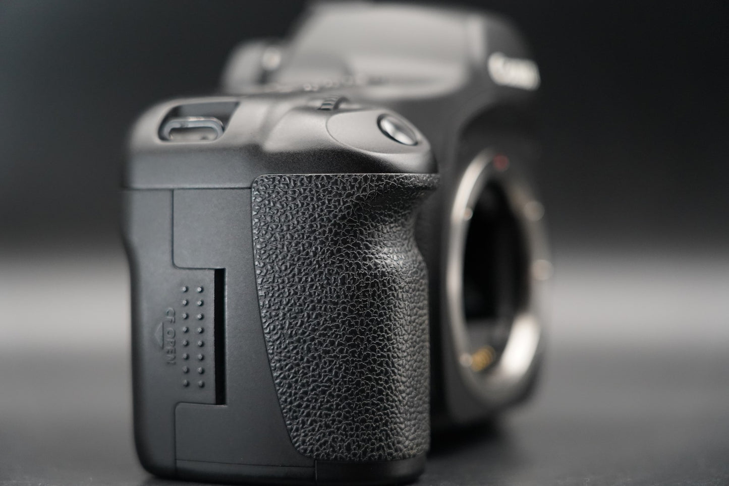 Canon EOS 5D Digital SLR Full Frame Camera Body Only US Duty Paid 11193 11314
