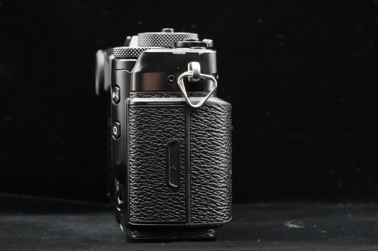 N Mint Fujifilm X-Pro2 24.3MP Mirrorless Digital Camera Body Black Shutter 9933