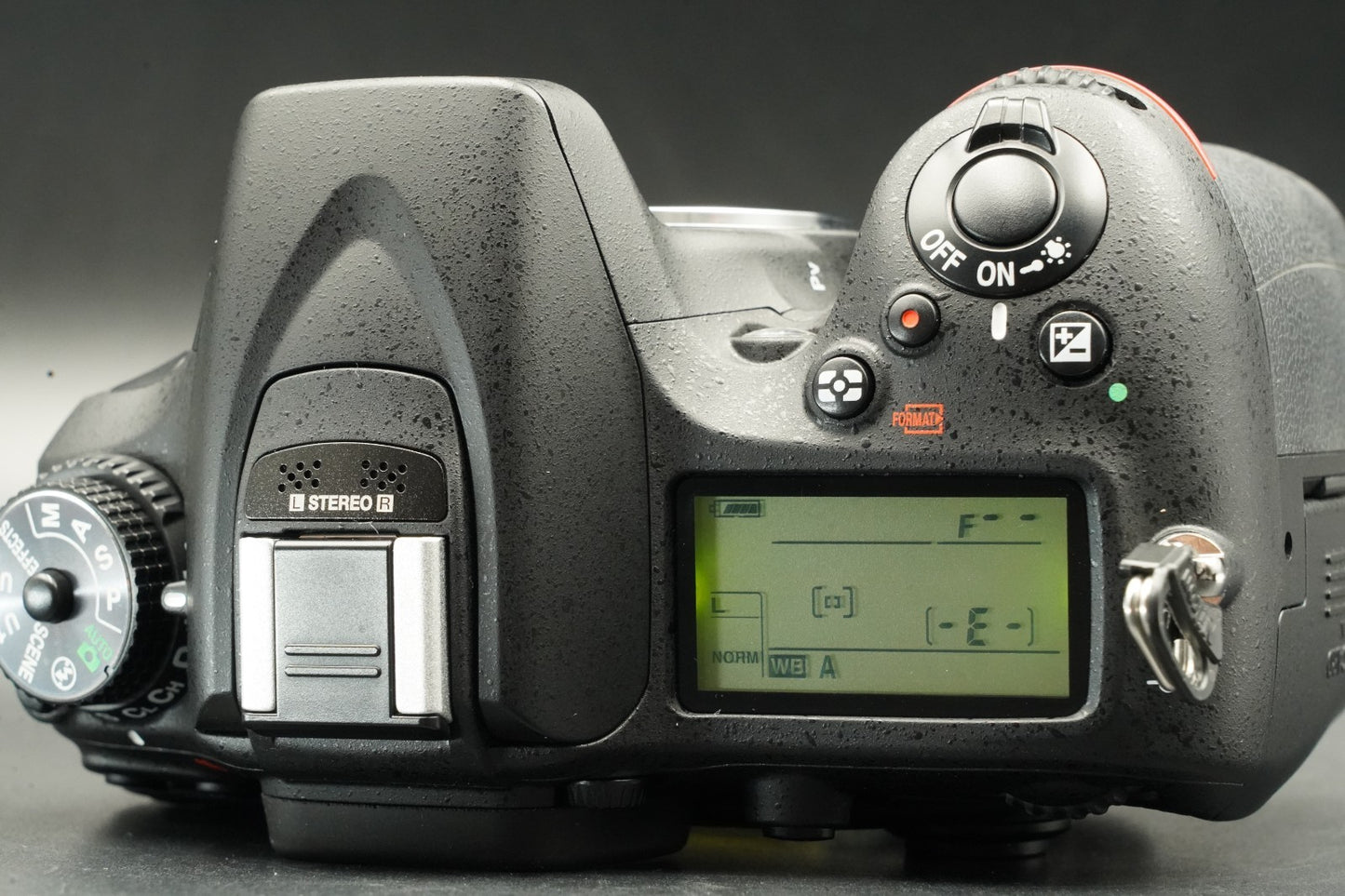 Only 5% cuts!! Nikon D7100 24.1MP Digital SLR Camera Black Body 11573