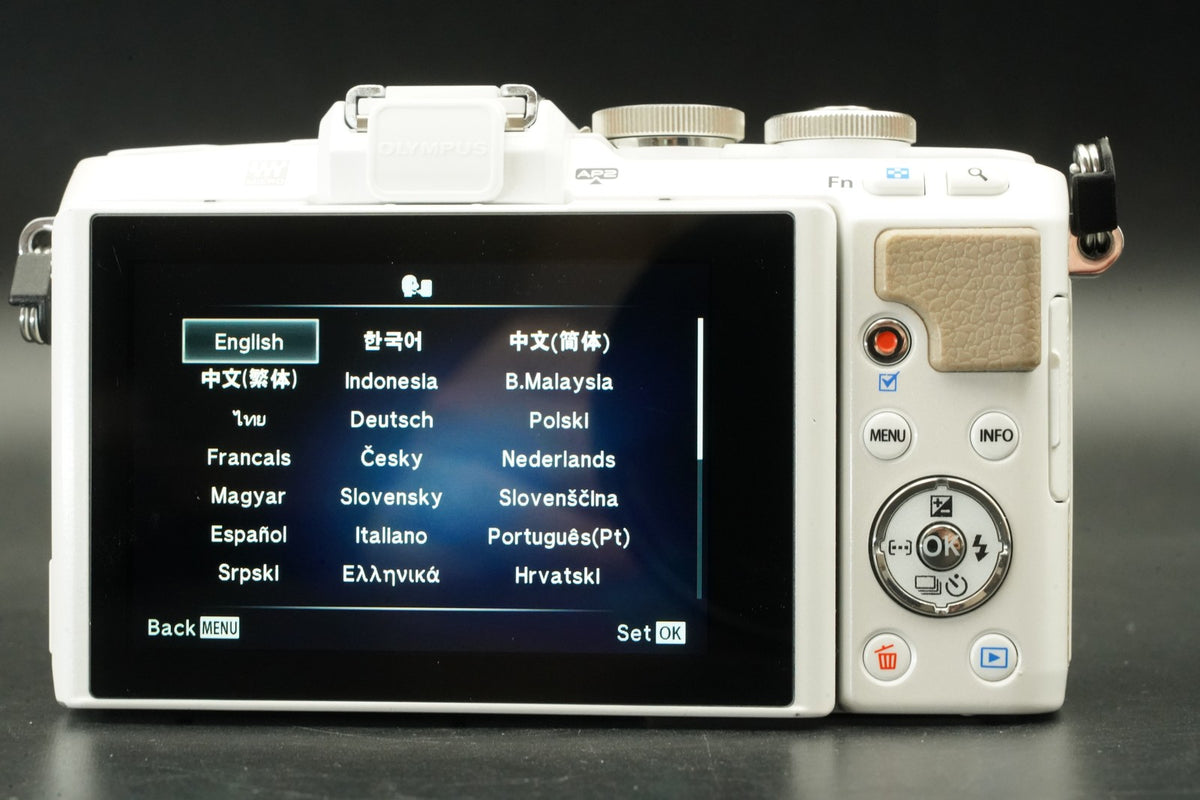 Olympus PEN E-PL7 Digital Camera White with 2 Lenses -9966 cuts- US STOCK #11768