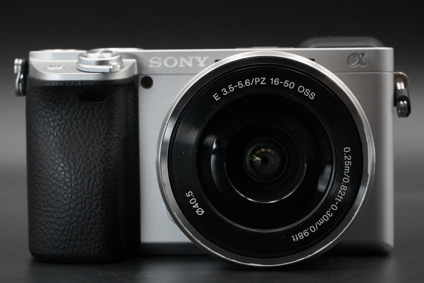 888 cuts!! Sony Alpha A6400 Mirrorless Digital Camera with Lens Silver 10770