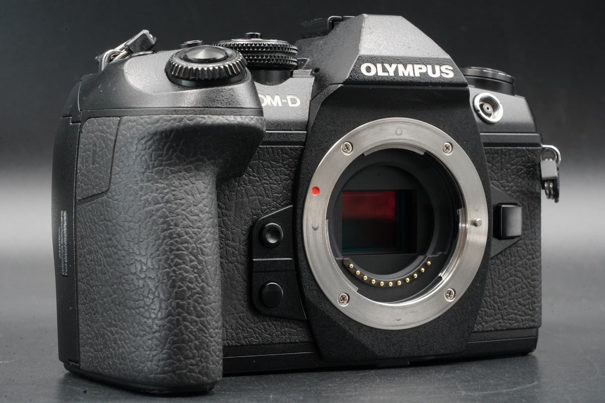 Appareil photo numérique Olympus OM-D E-M1 Mark II boîtier noir US STOCK...