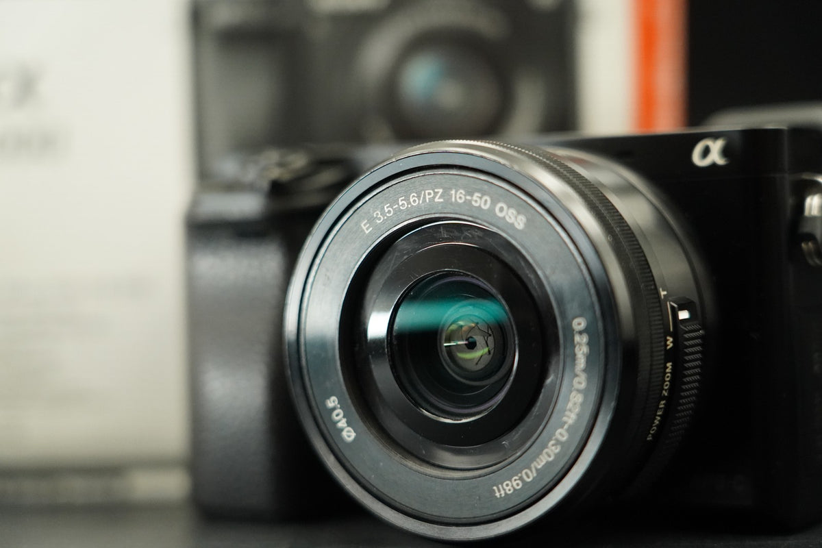 Sony alpha a6000 Digital Mirrorless Camera with Lens Black -4681 cuts- #12361