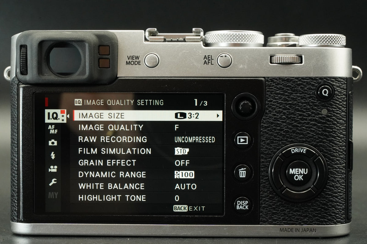Fujifilm X100F 24.3MP Digital Camera Silver -22900 cuts- US STOCK #11971
