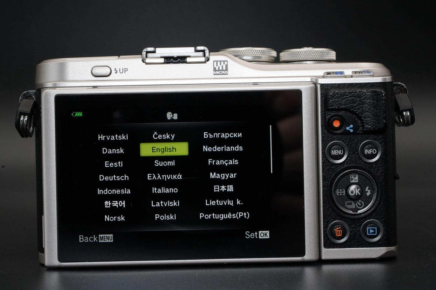 OLYMPUS PEN E-PL9 16.1MP Digital Camera w/ 2 Lens Black US DUTY PAID 10599
