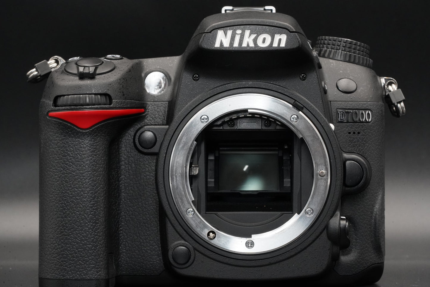 924 cuts! Nikon D7000 DSLR Digital SLR Camera US Duty Paid 10537