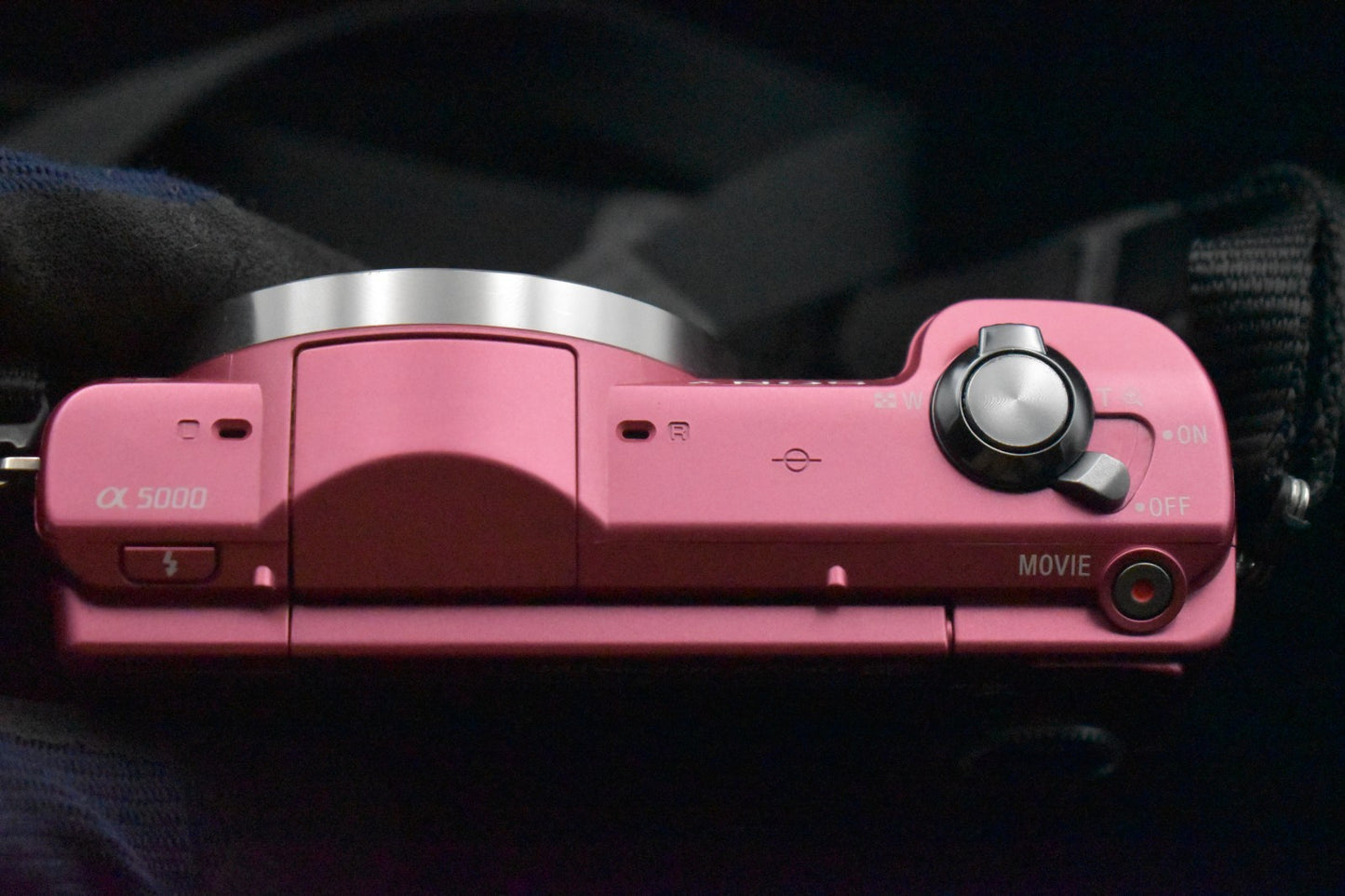 [US Duty Paid] Sony Alpha a5000 Mirrorless Digital Camera with Lens Pink 9101