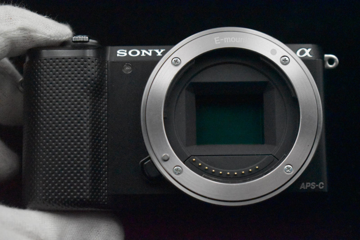 [US Duty Paid] Appareil photo numérique sans miroir Sony Alpha a5000 avec...