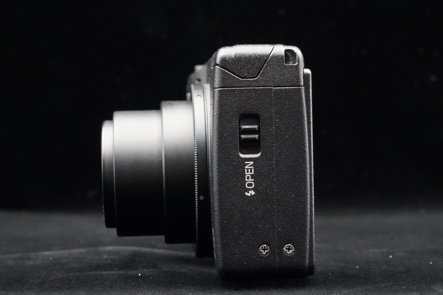 RICOH GR DIGITAL II 10.1 MP Compact Camera US Duty Paid 10262