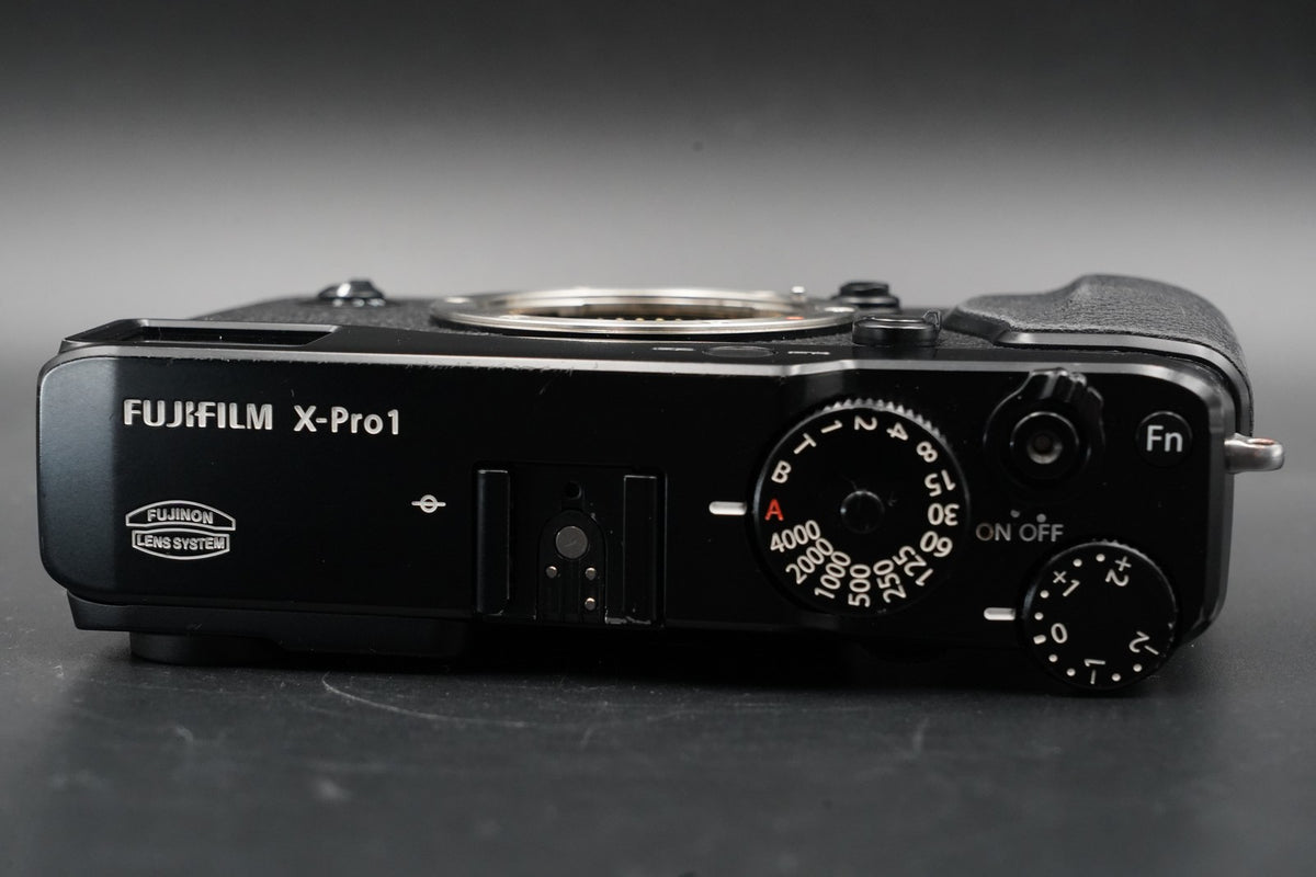 Fujifilm X-Pro1 Mirrorless Digital Camera Black Japan #12168