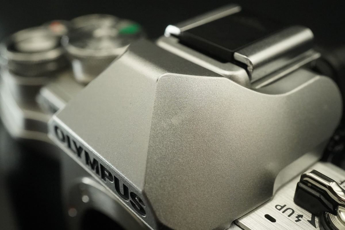 Olympus OM-D E-M10 Mark IV Silver Mirrorless Camera -10104 cut- US STOCK #12140