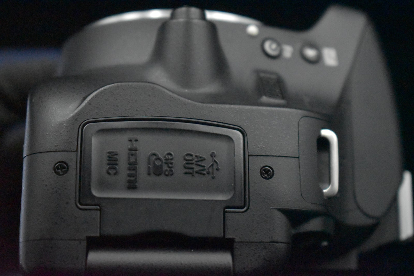 [US Duty Paid] Nikon D5100 16.2MP DSLR Digital Professional Camera w/ Lens 9000