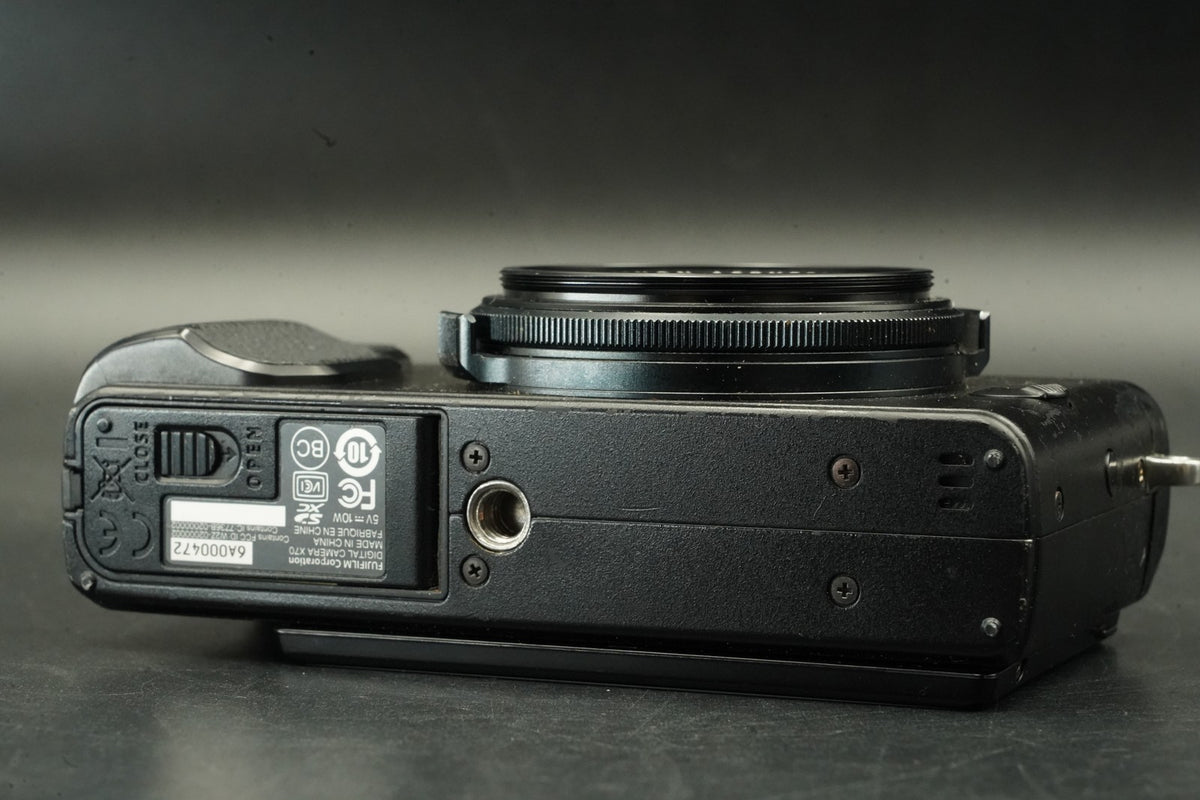 Fujifilm Fuji X70 X 70 Black 16.3MP Digital Camera #11988