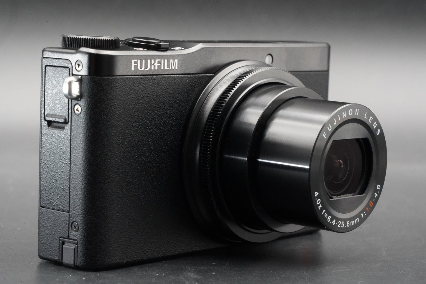 Fujifilm XQ1 Compact Digital Camera Point and Shoot Black ALMOST UNUSED 11021
