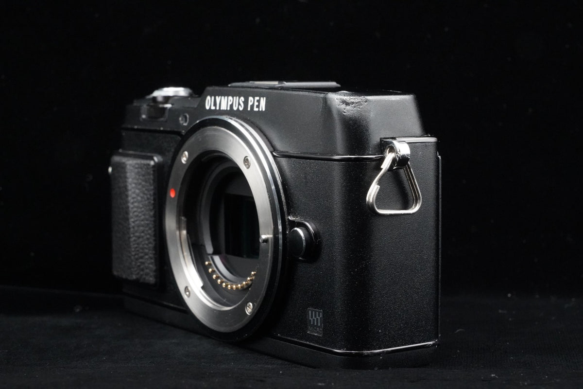 Olympus PEN E-P5 Black Body Wifi Digital Camera US STOCK #9838