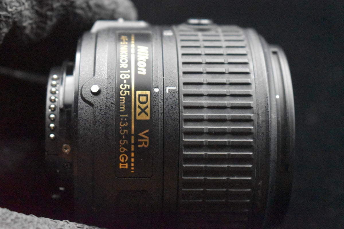 [US DUTY PAY] Appareil photo reflex numérique Nikon D5600 avec kit...