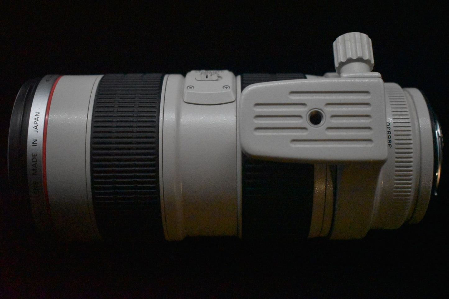 Canon EF 70-200mm F/2.8 L IS USM Telephoto Zoom Lens US Duty Paid 8151