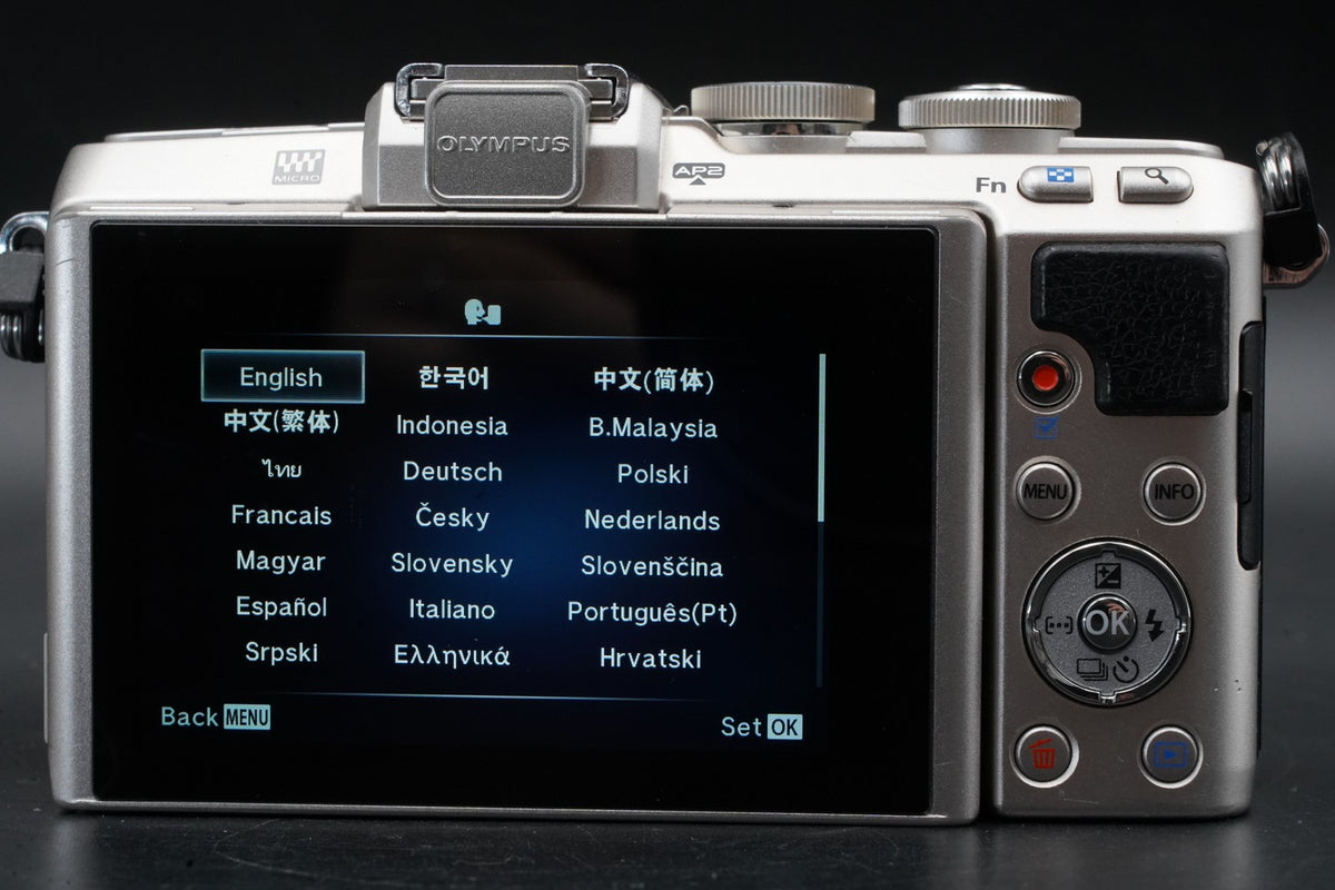 Olympus PEN E-PL7 Digital Camera Silver with 14-42mm Lens US STOCK #11432