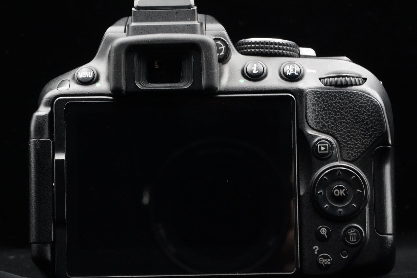 Nikon D5300 24.2 MP DSLR Digital Video Camera with Lens US DUTY PAID 10211