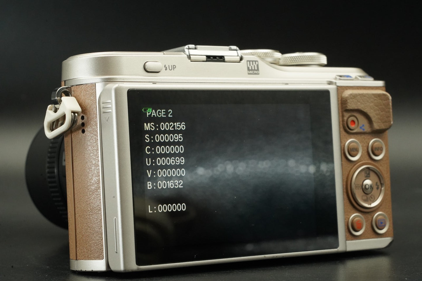 2156 cuts! OLYMPUS PEN E-PL9 Digital Camera w/ 2 Lens Brown US DUTY PAID 11572