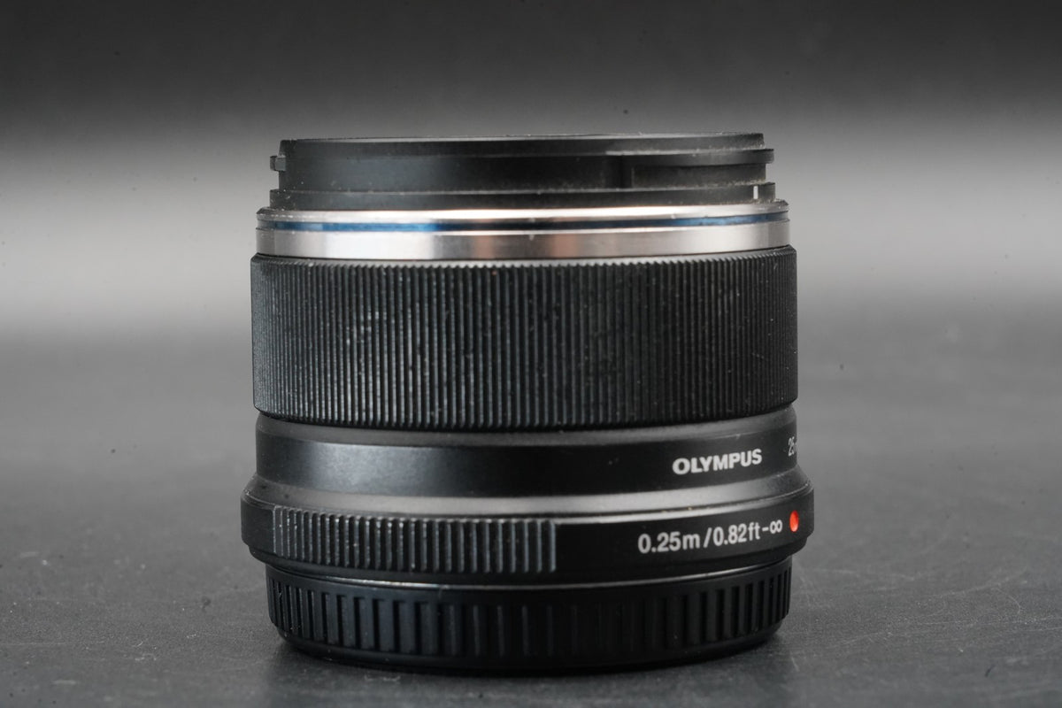 OLYMPUS M.ZUIKO DIGITAL 25mm F/1.8 Black Lens for Micro Four Thirds #11067