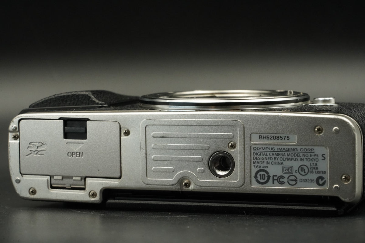 Olympus PEN E-P5 Silver Body Wifi Digital Camera Japan US STOCK #11614