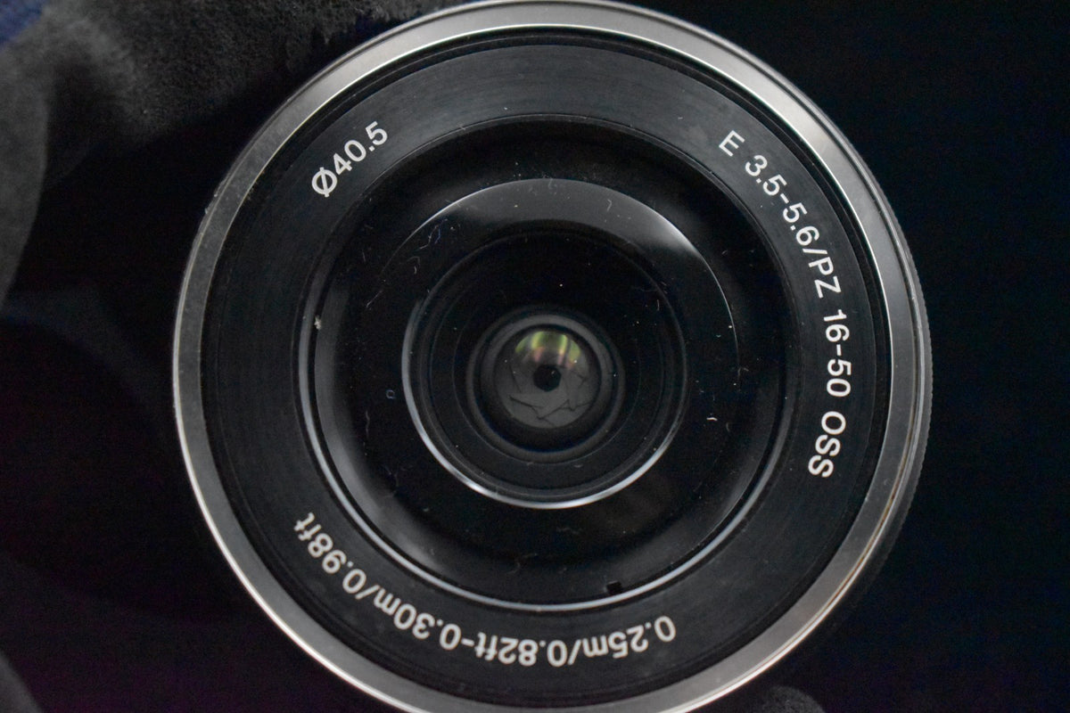 [US Duty Paid] Cámara digital sin espejo Sony Alpha a5000 con lente...