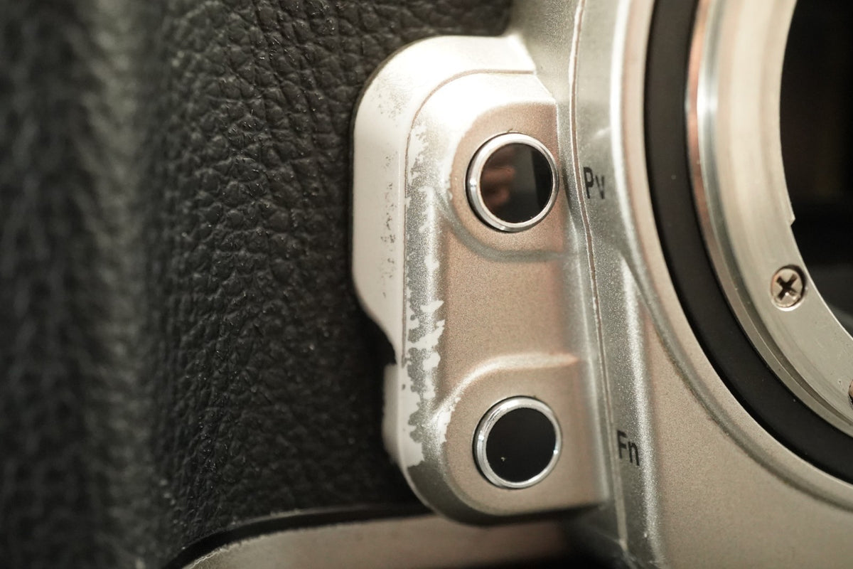 Nikon Df Silver DSLR Digital Camera Body -37 cuts- #11586