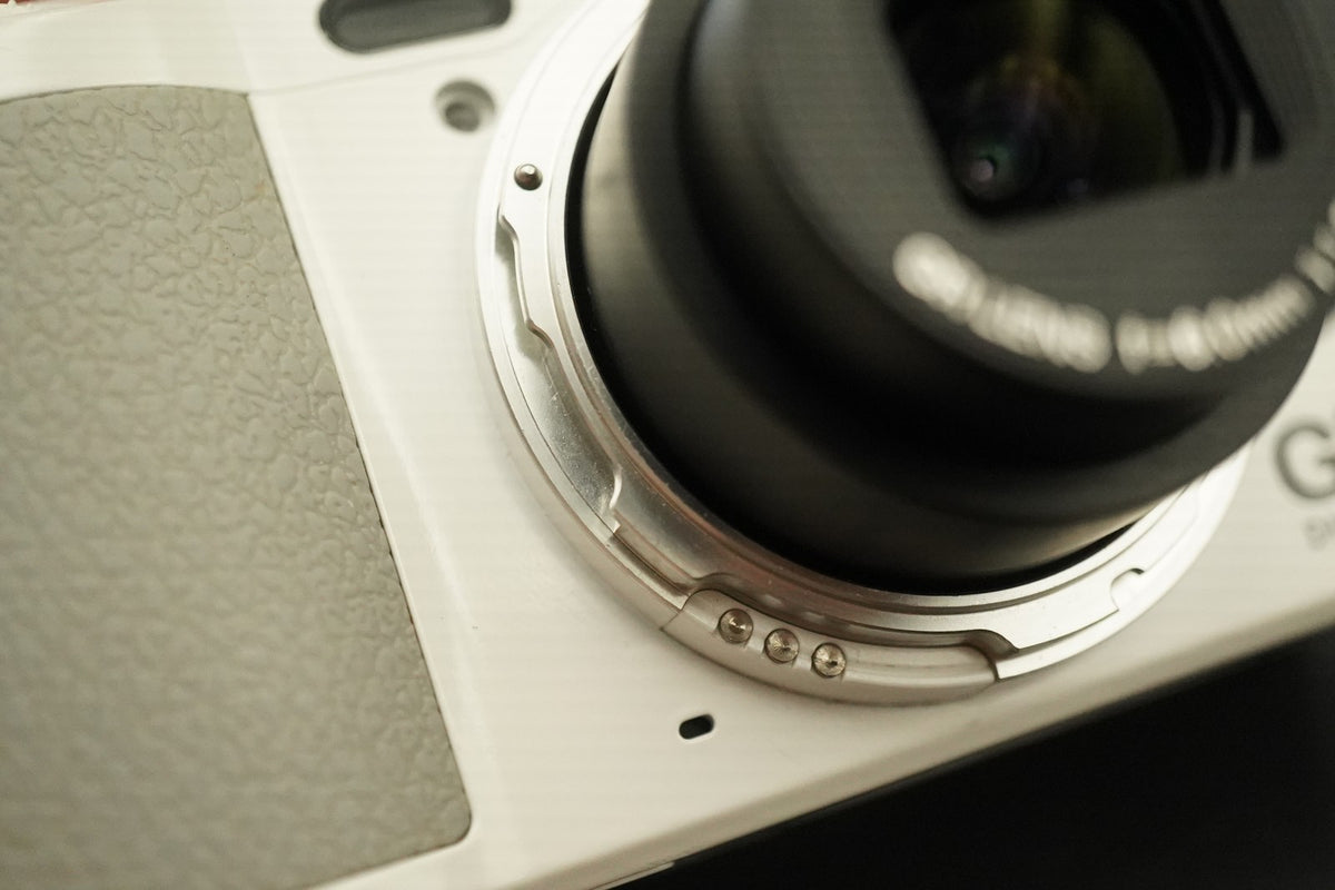 Ricoh GR Digital IV 10.4MP Digital Camera White -4672 cuts- #11652