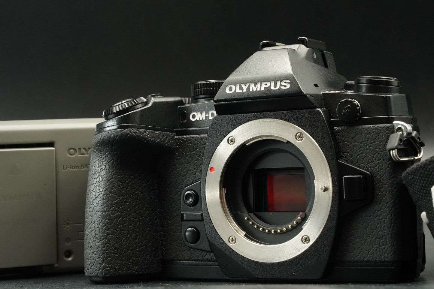 Olympus OM-D E-M1 Digital Camera Black Body From JAPAN US Duty Paid 11615