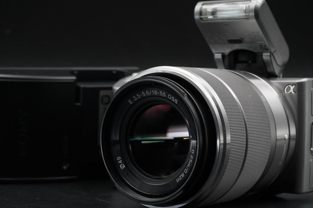 Sony Alpha NEX-5 Mirrorless Camera Bundle with Lens Silver US STOCK #10841