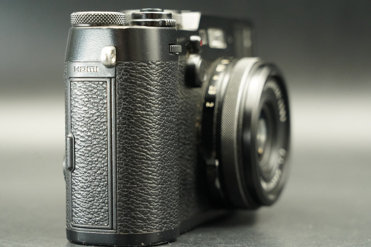 Fujifilm X100F 24.3MP Digital Camera Black -24400 cuts- US STOCK #12344