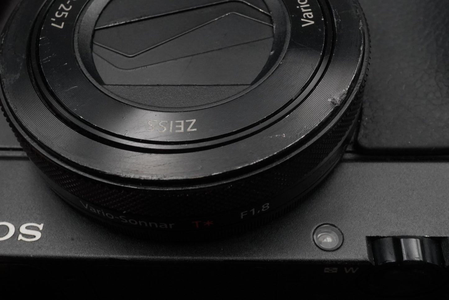 Sony RX100IV M4 DSC-RX100IV Digital Camera 35 Languages US DUTY PAID 11292