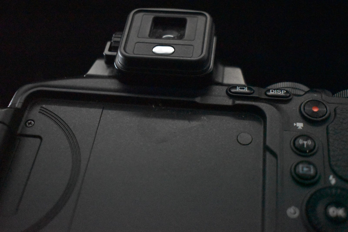 [LEGGI] Nikon Coolpix P900 Black Point and Shoot Super Zoom Camera 8188