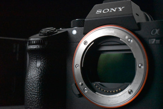READ! Appareil photo numérique sans miroir Sony Alpha a7III ILCE-7M3 langue...