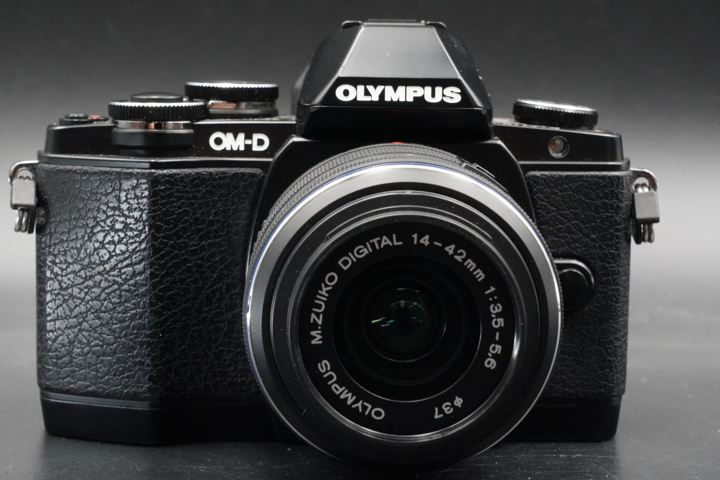 2888 cuts! Olympus OM-D E-M10 Mirrorless Camera + 14-42mm 40-150mm 11027