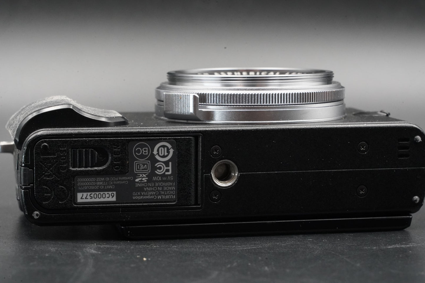 Fujifilm Fuji X70 X 70 Black 16.3MP Digital Camera US DUTY PAID 10834