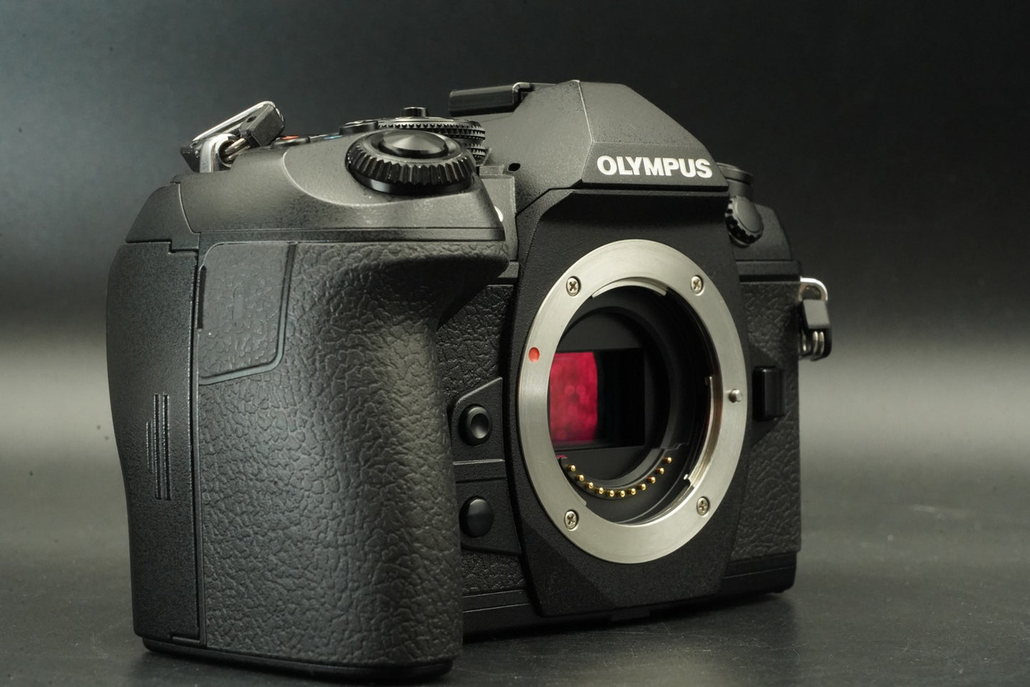 1123 cuts! Olympus OM-D E-M1 Mark II Digital Camera Black Body 11675