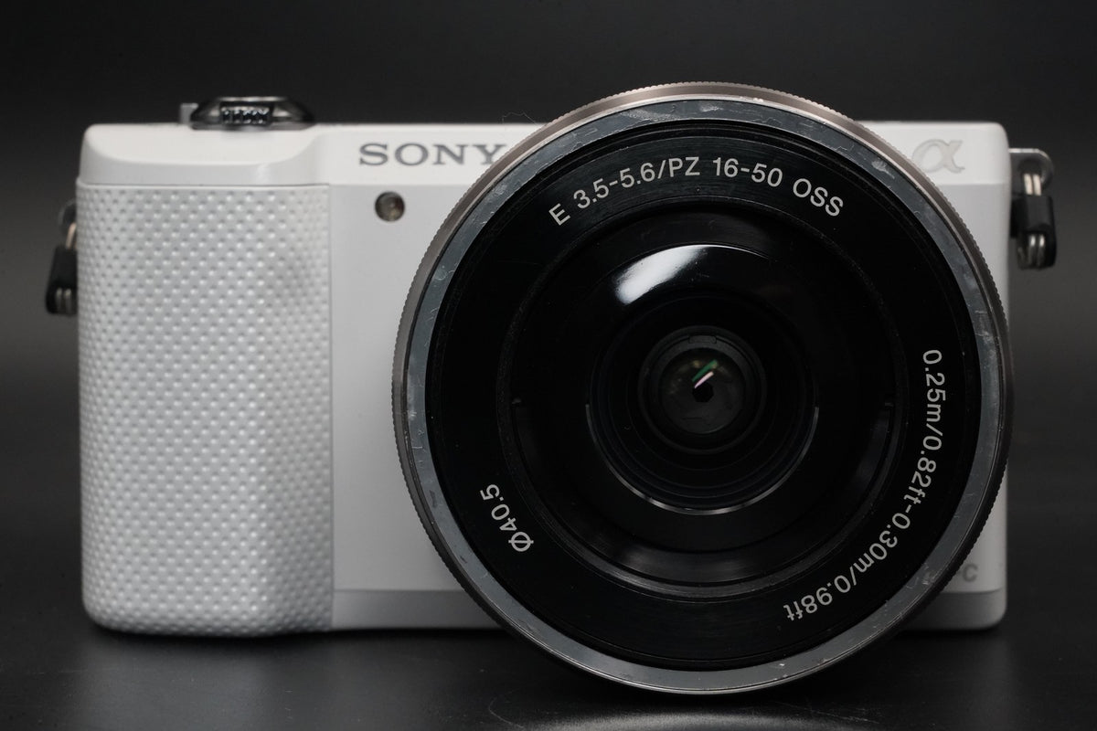 Sony Alpha a5000 Mirrorless Digital Camera White w/ 2 Lens -4331 cuts- #10924