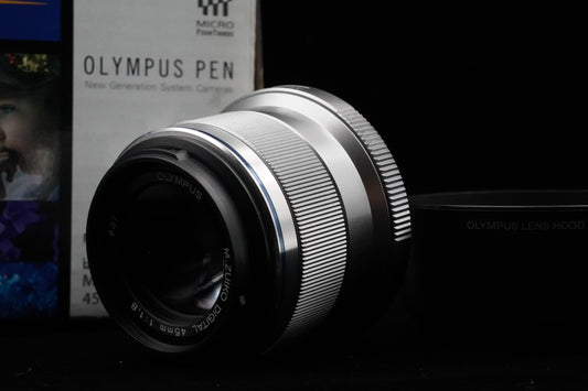 Olympus M.ZUIKO DIGITAL 45mm f/1.8 Lens Silver Japan US Duty Paid 9451