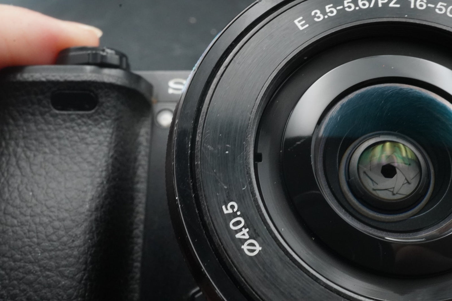 75302 cuts! Sony alpha a6000 Digital Mirrorless Camera with Lens Black 11206