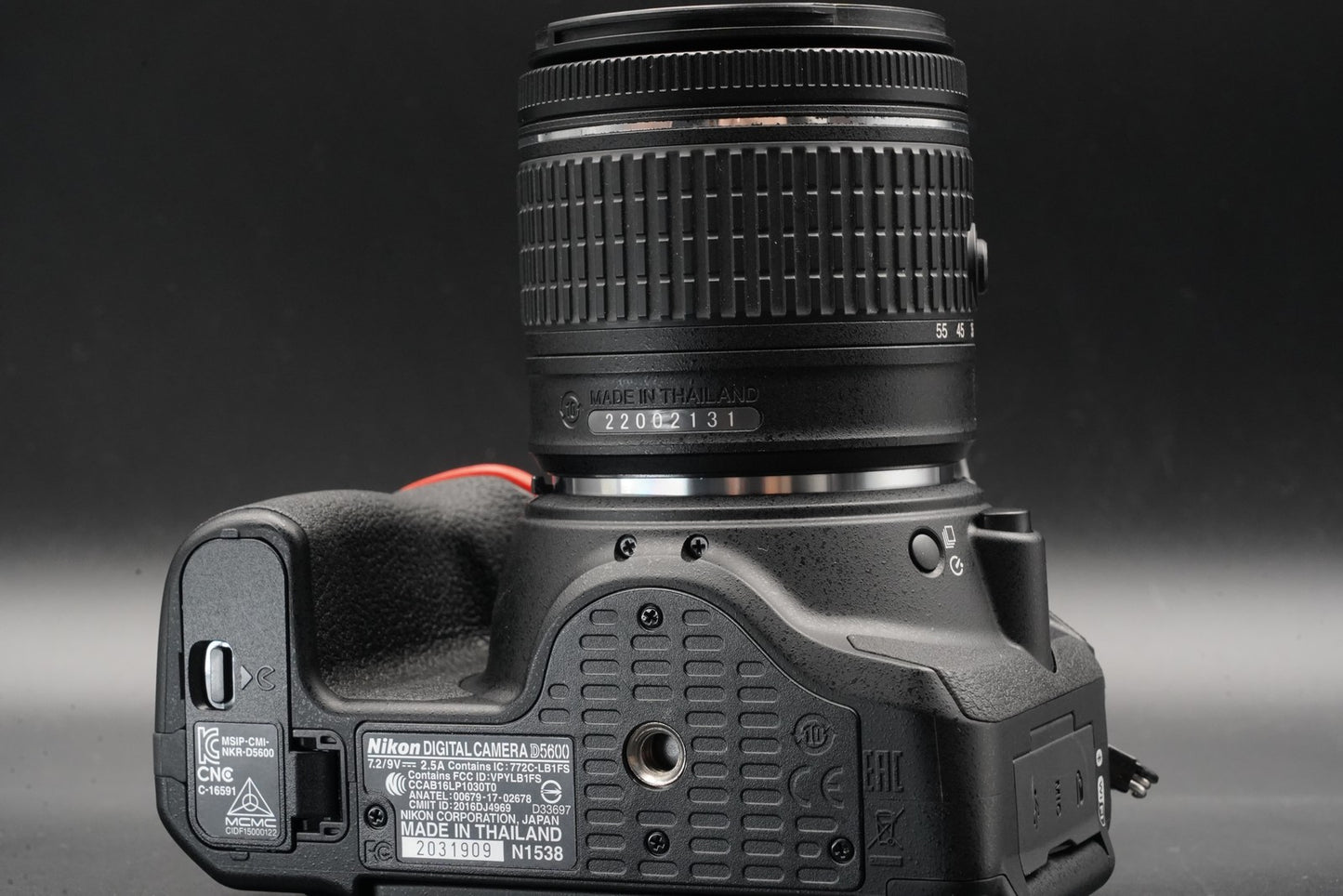 3604 cuts!! Nikon D5600 DSLR Digital Camera with 2 Lenses 11117