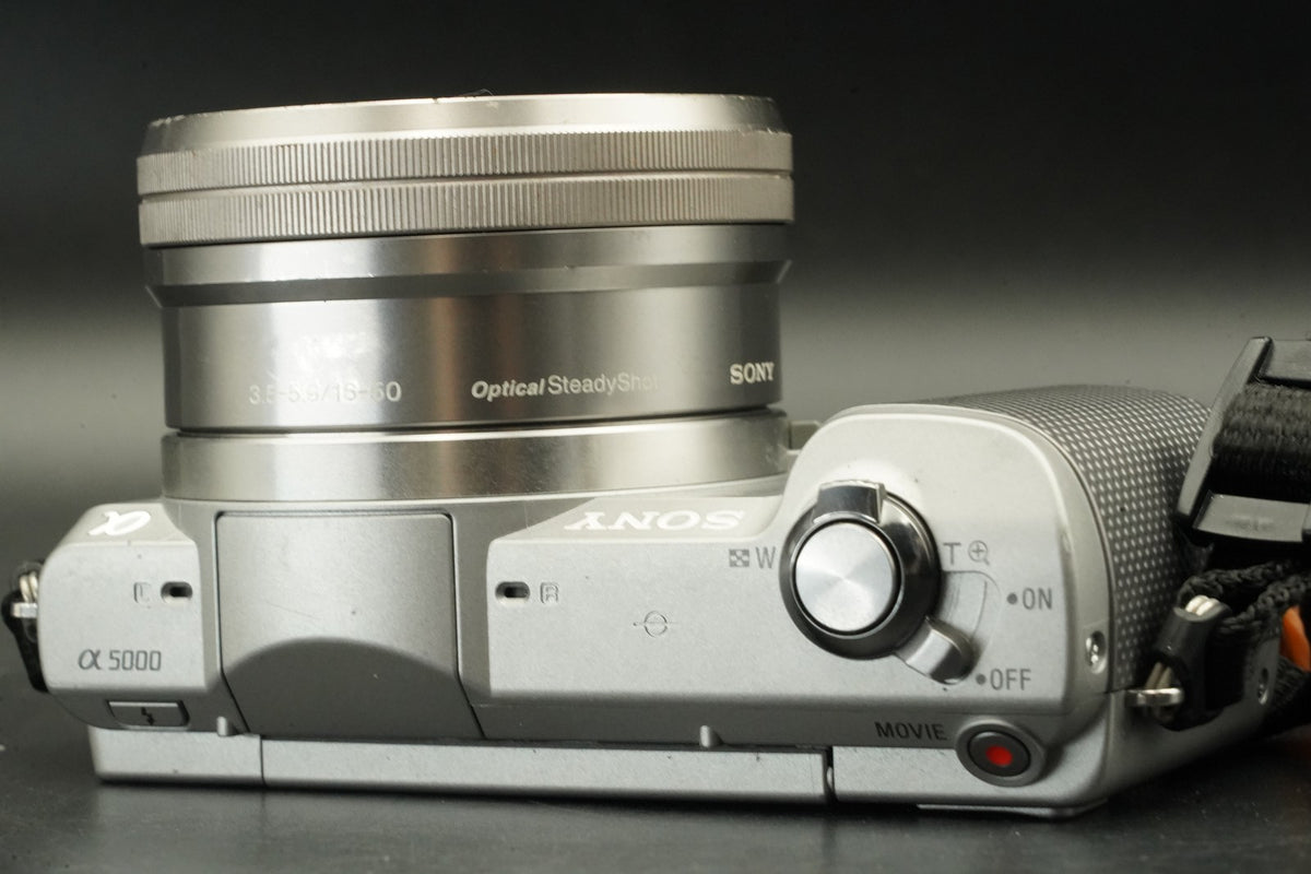 Sony a5000 Digital Camera Silver w/ 16-50 + 55-210mm -1277 cut US STOCK #12029