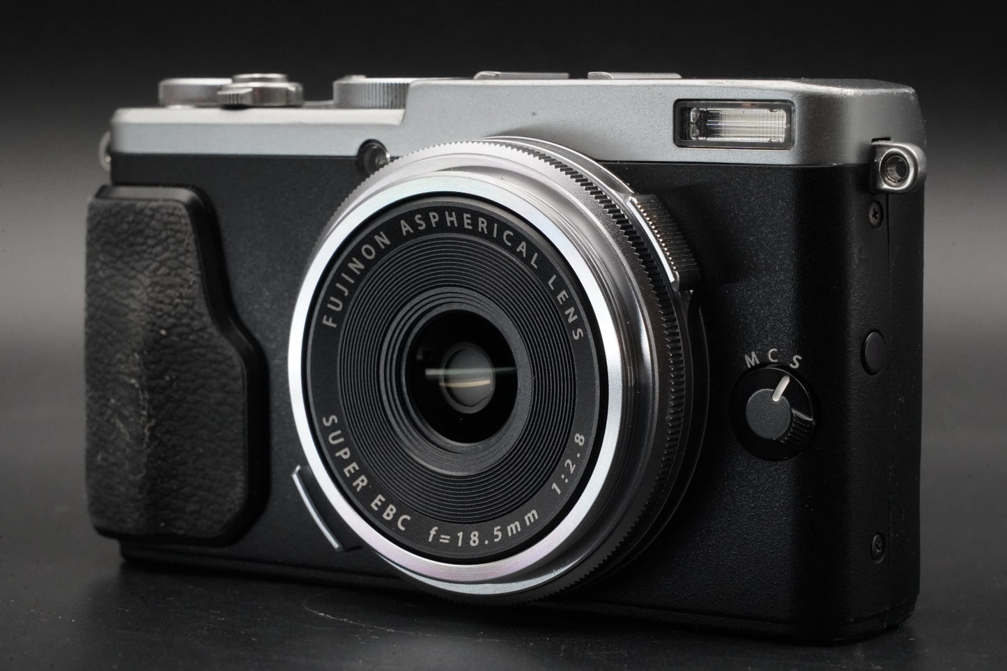 Fujifilm Fuji X70 X 70 Black 16.3MP Digital Camera US DUTY PAID 10834