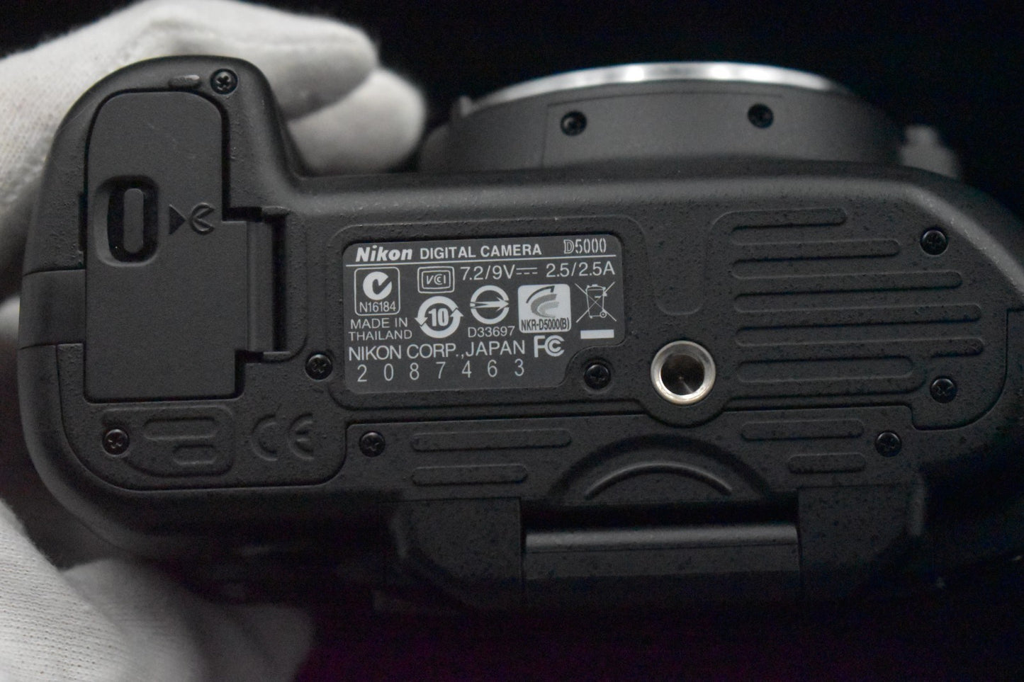 Nikon D5000 Digital SLR Camera 12.3MP w/ Lens From Japan US Duty Paid R0363