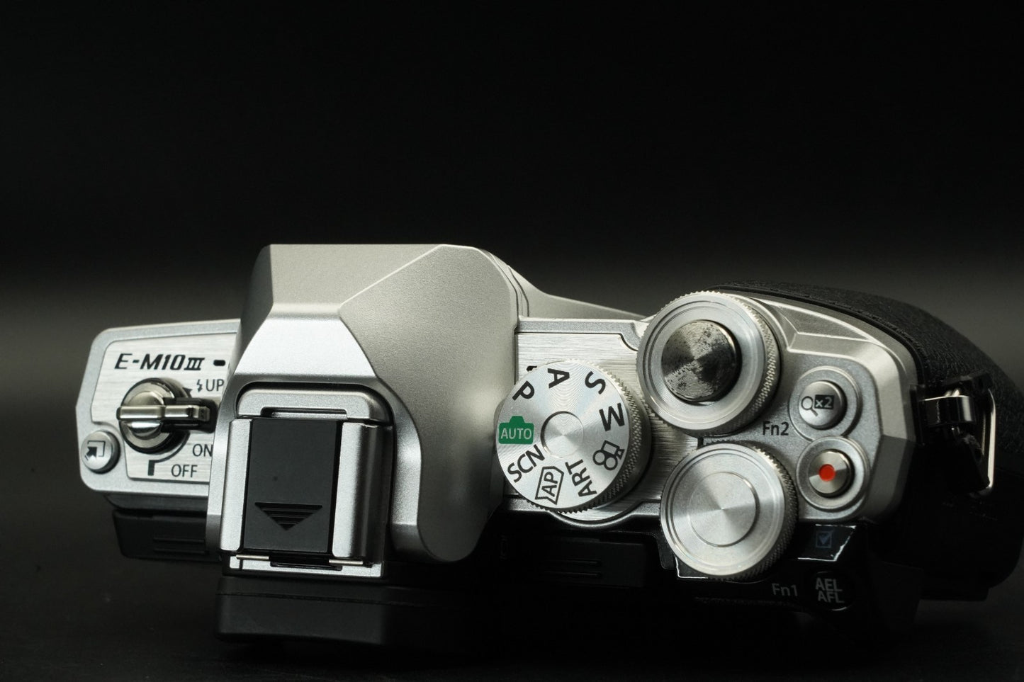 8882 cuts!! Olympus OM-D E-M10 Mark III Silver 11597