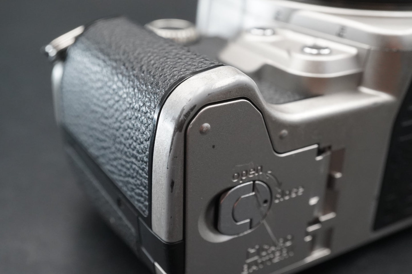 8818 cuts!! Nikon Df Silver DSLR Digital Camera Body 11462