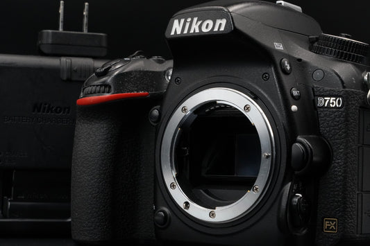 Nikon D750 24.3MP DSLR Digital SLR Camera Body US Duty Paid 10524